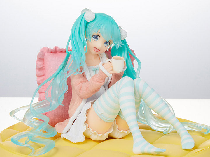 TAITO Vocaloid Hatsune Miku (Original Casual Wear Ver.) Figure