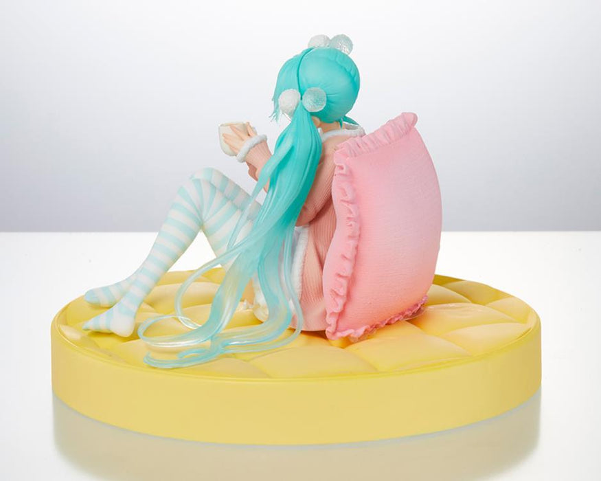 TAITO Vocaloid Hatsune Miku (Original Casual Wear Ver.) Figure