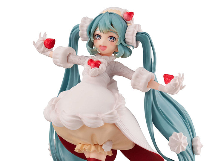 FURYU - Vocaloid Sweet Sweets Series Hatsune Miku Strawberry Shortcake ...