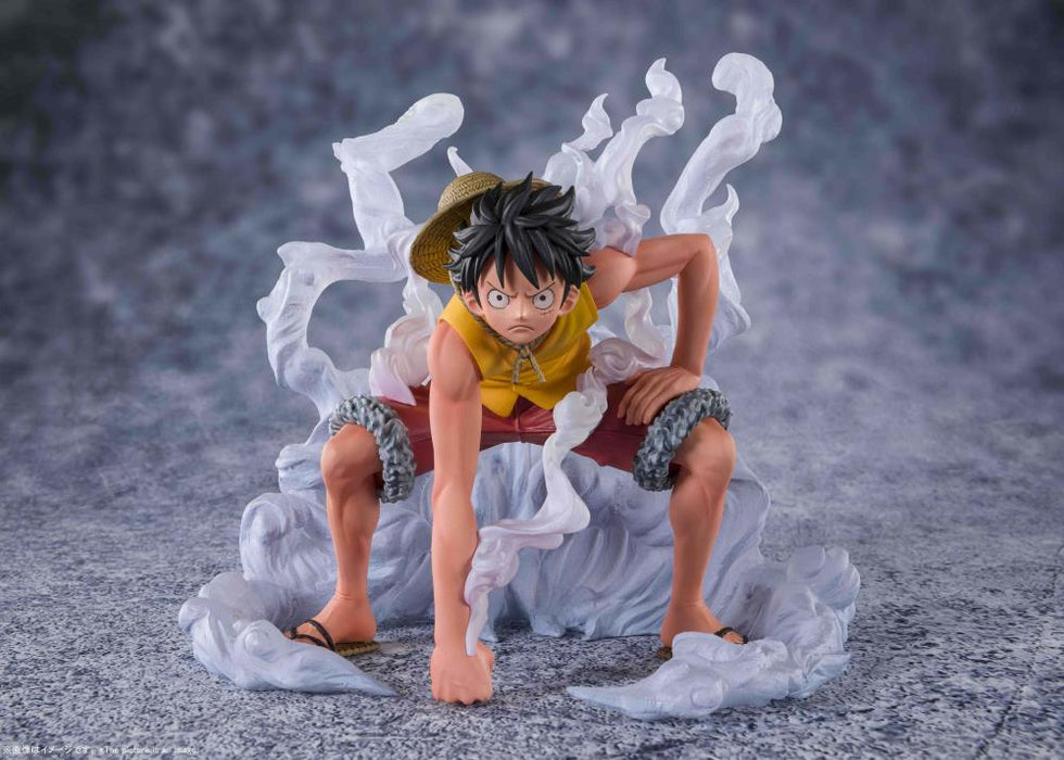 Bandai One Piece FiguartsZERO Extra Battle Monkey D. Luffy (Paramount War) (collectable and rare on the market)