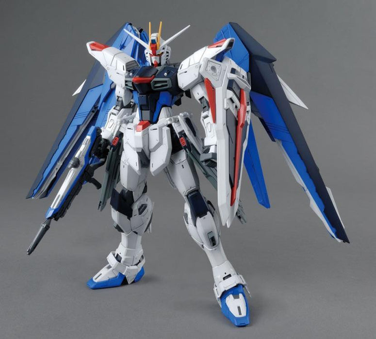 BANDAI Gundam MG 1/100 Freedom Gundam 2.0 Model Kit